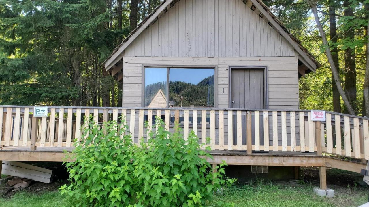 Sicamous Rv & Cabin Resort Malakwa Exterior foto